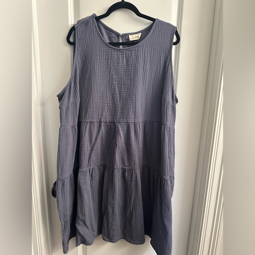 Universal Thread tierd dress grays